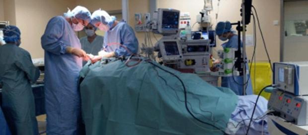 India, tensione in sala parto: violenta lite tra medici India, tensione in sala parto: violenta lite tra medici