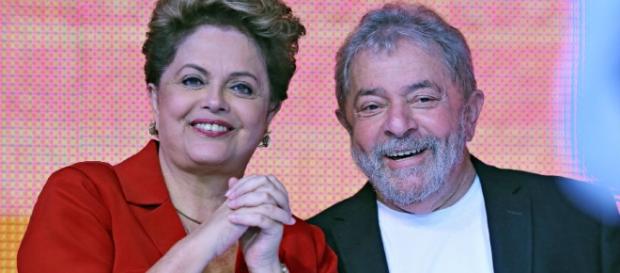 Lula e Dilma são denunciados por Janot por formação de organização criminosa. Lula e Dilma são denunciados por Janot por formação de organização criminosa.