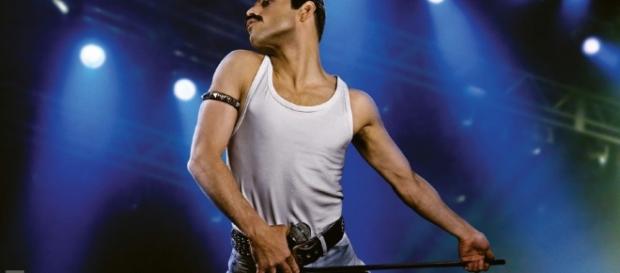 Rhapsody: ecco Rami Malek nei panni di Freddie Mercury! - everyeye.it Rhapsody: ecco Rami Malek nei panni di Freddie Mercury! - everyeye.it