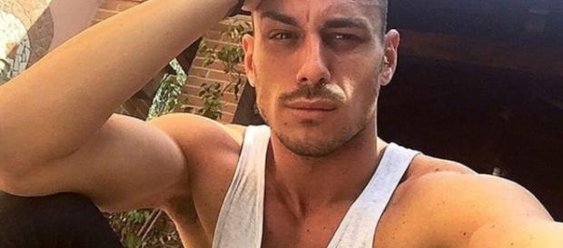 Uomini e Donne, Mattia Marciano nei guai Uomini e Donne, Mattia Marciano nei guai