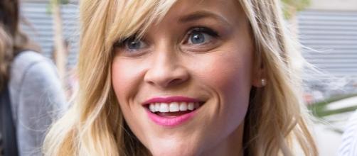 Reese Witherspoon Looks Shockingly Overweight In Glamour After