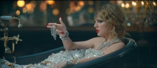 The new hotness: Taylor Swift's 'Look What You Made Me Do' ousts 'Despacito' from Billboard Top 1. / from 'YouTube' screen grab