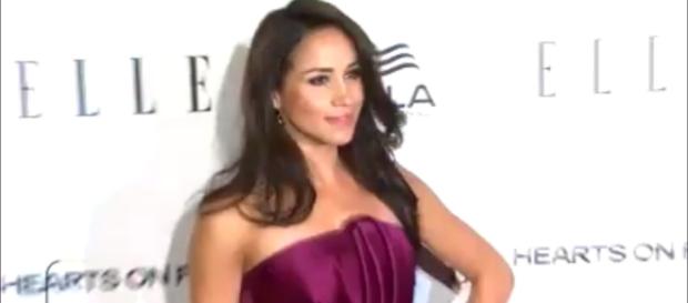 Meghan Markle shows her love for Prince Harry in an interview Image Entertainment Tonight-youtube screenshot Meghan Markle shows her love for Prince Harry in an interview Image Entertainment Tonight-youtube screenshot