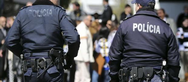 MP pede suspensão imediata dos 18 agentes da PSP de Alfragide MP pede suspensão imediata dos 18 agentes da PSP de Alfragide