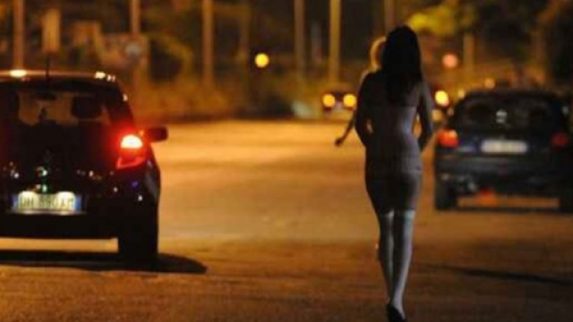 Due americane hanno denunciato due carabinieri per violenza sessuale