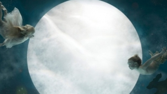 Oroscopo di domani 12 settembre 2017: Luna in Gemelli, ecco i consigli e le previsioni segno per segno.