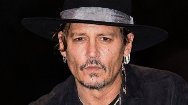 Unwashed: anche Jhonny Depp segue la nuova moda di non lavarsi