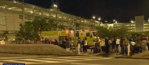 Man with knife shot at Miami-Dade International Airport as people evacuated for Irma [Image: YouTube/CBS Miami]