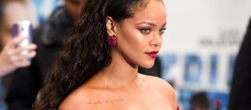 Rihanna - YouTube screenshot | Elle/https://www.youtube.com/watch?v=a8OzdWp3Ai0