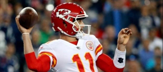 Alex Smith Wearing Revolutionary Helmet In Season Opener - fanragsports.com Alex Smith Wearing Revolutionary Helmet In Season Opener - fanragsports.com