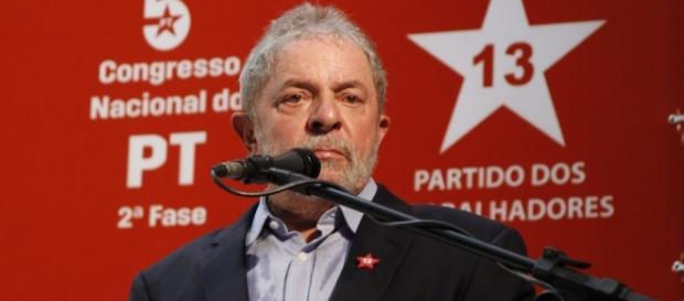 Questionamento que fica é candidatura de Lula Questionamento que fica é candidatura de Lula