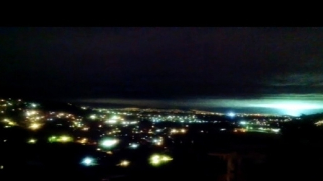 Le misteriose luci nel cielo durante il terremoto.