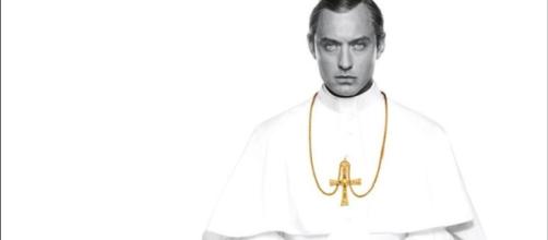 Venne Un Uomo Vestito Di Bianco