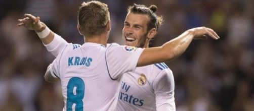 Kroos y Bale celebran uno de los goles del Real Madrid