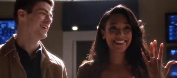 The Flash 3x15 Team Flash Finds Out Barry & Iris are Engaged - Part #2 - YouTube/Furious Clips The Flash 3x15 Team Flash Finds Out Barry & Iris are Engaged - Part #2 - YouTube/Furious Clips