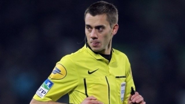 Clément Turpin, un arbitre dans le collimateur pour le match OL-Angers - bfmtv.com