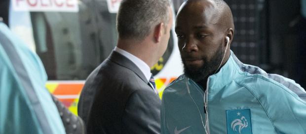 France footballer Lassana Diarra arrives in London for England ... - dailymail.co.uk France footballer Lassana Diarra arrives in London for England ... - dailymail.co.uk