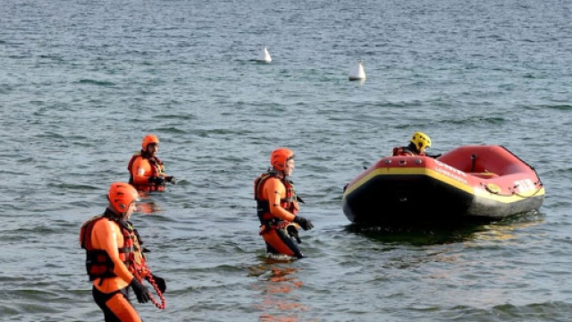 Si getta in mare dopo una lite col fidanzato, 30enne dispersa