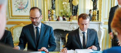 La popularité d'Emmanuel Macron et Edouard Philippe repart à la ... - challenges.fr