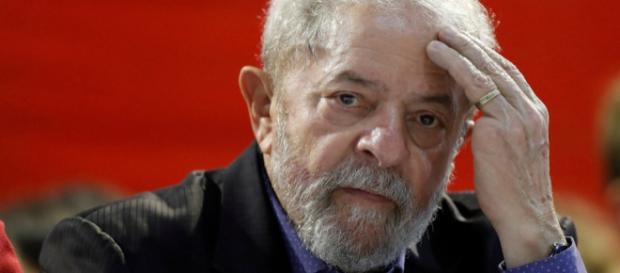 Destino de Lula é incerto até o próximo dia 24 Destino de Lula é incerto até o próximo dia 24