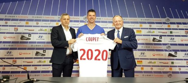 Gregory Coupet digne successeur de Joël Bats (Oll_Twitter). Gregory Coupet digne successeur de Joël Bats (Oll_Twitter).