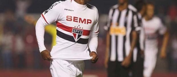O centroavante não brilhou no rival O centroavante não brilhou no rival