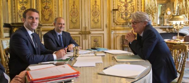 Réforme de droit du travail : Emmanuel Macron consulte les ... - dossierfamilial.com Réforme de droit du travail : Emmanuel Macron consulte les ... - dossierfamilial.com
