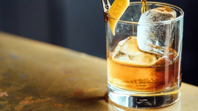 L'alcol aumenta le possibilit&agrave; di contrarre il cancro: ecco perch&eacute;