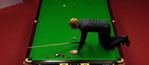World Snooker Championship: Anthony McGill climbs on table - BBC Sport - bbc.co.uk