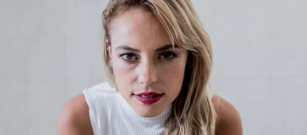 Paolla Oliveira mudou parte do nome por sugestão de numeróloga Paolla Oliveira mudou parte do nome por sugestão de numeróloga