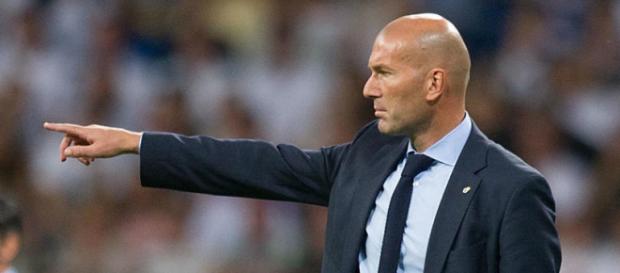 Zinedine Zidane é o treinador do Real Zinedine Zidane é o treinador do Real