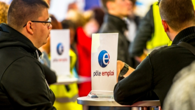 Contrôle des chômeurs: qu'est-ce qu'une offre d'emploi raisonnable? - bfmtv.com