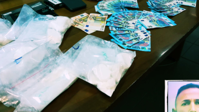 Cristian Viola, nella foto piccola in basso a destra, &egrave; stato arrestato dalla Polizia.