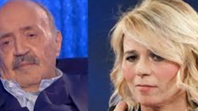 Maria De Filippi fa un appello a Maurizio Costanzo.