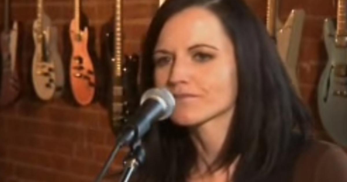 Lead singer of the Cranberries, Dolores O'Riordan has died.