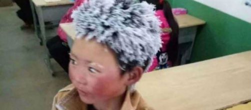 Il bambino cinese arrivato congelato a scuola