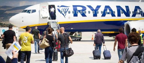 Nuove regole Ryanair: il bagaglio a mano si paga