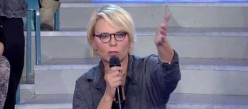 Uomini e Donne: Maria De Filippi attacca Emy