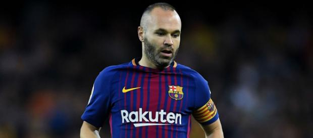 Iniesta no está preocupado por su puesto en el Barcelona. Iniesta no está preocupado por su puesto en el Barcelona.