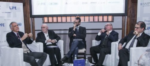 Silvano Curcio, Nicola Di Battista, Claudio Cerasa, Lorenzo Mattioli e Dario Ginefra
