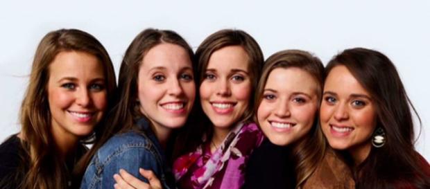 Joy Duggar still confusing fans over pregnancy | Youtube TLC "Counting On" Joy Duggar still confusing fans over pregnancy | Youtube TLC "Counting On"