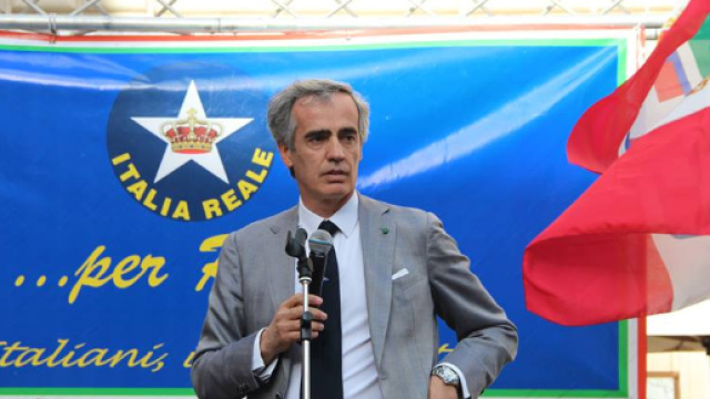 Angelo Novellino al comizio di Italia Reale | ITALIA REALE ... - italiareale-stellaecorona.it