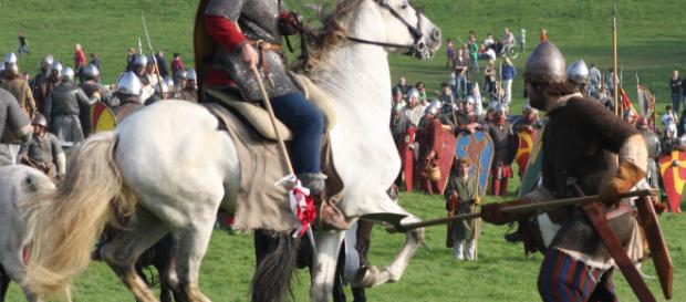 Battle of Hastings: Players re-enact the terrible battle between Saxons and Normans - Flickr Battle of Hastings: Players re-enact the terrible battle between Saxons and Normans - Flickr
