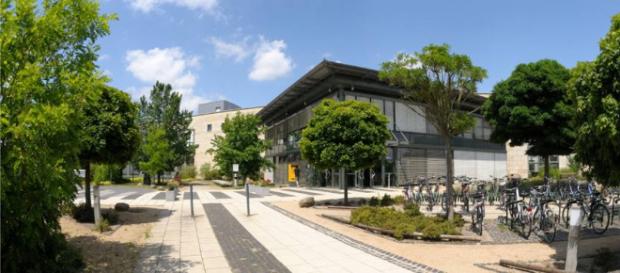 Bild einer herkömmlichen und zeitgemäßen Psychiatrie, in diesem Falle die Klinik Bosse in Wittenberg. Bild einer herkömmlichen und zeitgemäßen Psychiatrie, in diesem Falle die Klinik Bosse in Wittenberg.