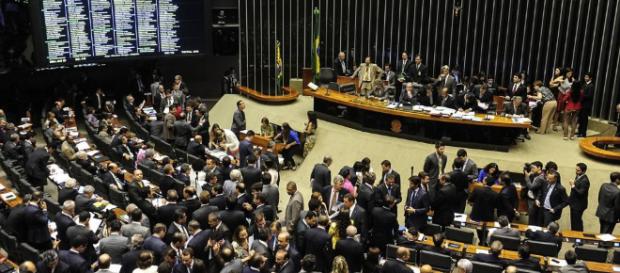 Câmara dos Deputados é composta por 513 parlamentares Câmara dos Deputados é composta por 513 parlamentares