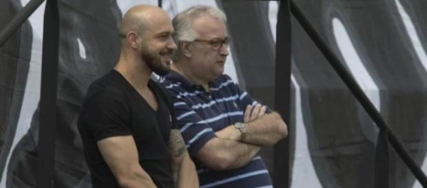 Diretoria do Corinthians pode trazer reforço para o elenco de Carille Diretoria do Corinthians pode trazer reforço para o elenco de Carille