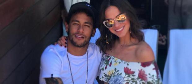 Neymar Jr. diz que notícias de que sua família seria contra seu namoro com Bruna não procedem Neymar Jr. diz que notícias de que sua família seria contra seu namoro com Bruna não procedem