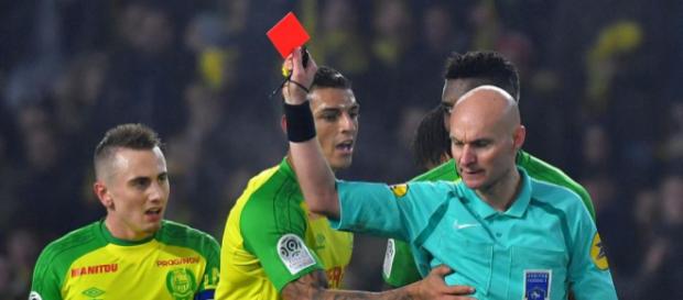 Scène surréaliste lors de Nantes - PSG... Scène surréaliste lors de Nantes - PSG...