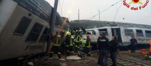 Foto dei Vigili Del Fuoco. Il treno deragliato in zona Pioltello nella mattina del 25 gennaio 2018.