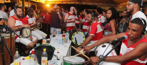 Grupo Samba da Vila, de Macaé, é sucesso nas rodas do Rio de Janeiro Grupo Samba da Vila, de Macaé, é sucesso nas rodas do Rio de Janeiro